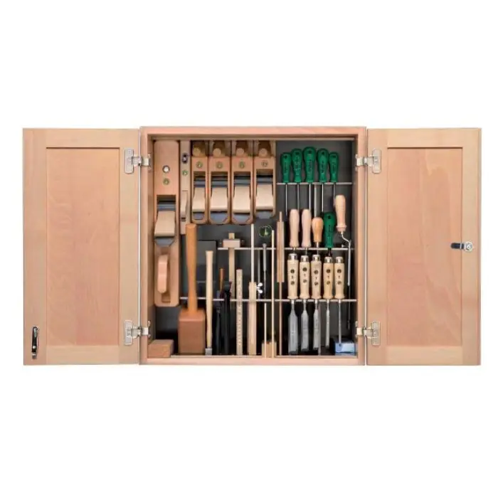 Composition 37 outils menuisier en armoire murale
