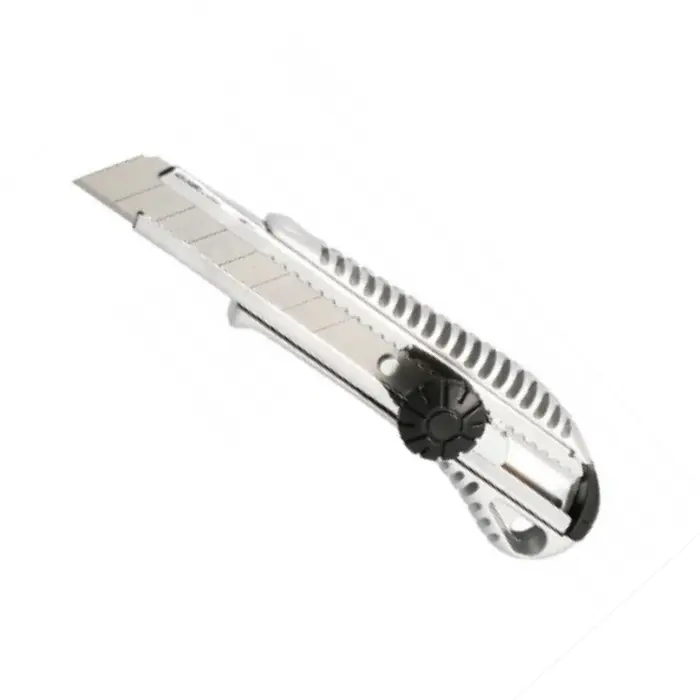 Cutter métal bi-matière blocage molette 18 mm