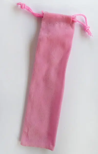 Pochette velours suédine rose à lien coulissant